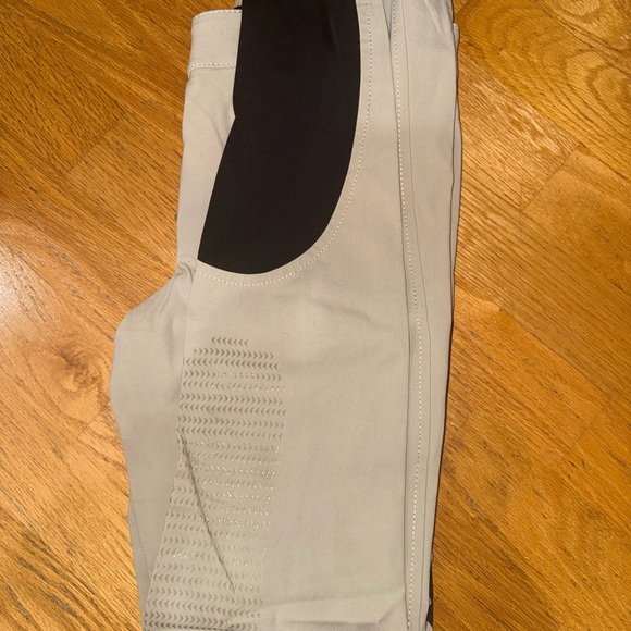 Columbia Women's Tan Pants - Picture 2 of 4